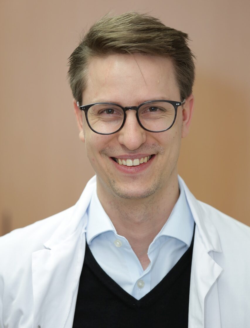 Portrait von Dr. med. Lukas Pavelka, MD